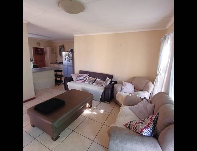 3 BEDROOM TOWNHOUSE FOR SALE IN RIVERSDALE